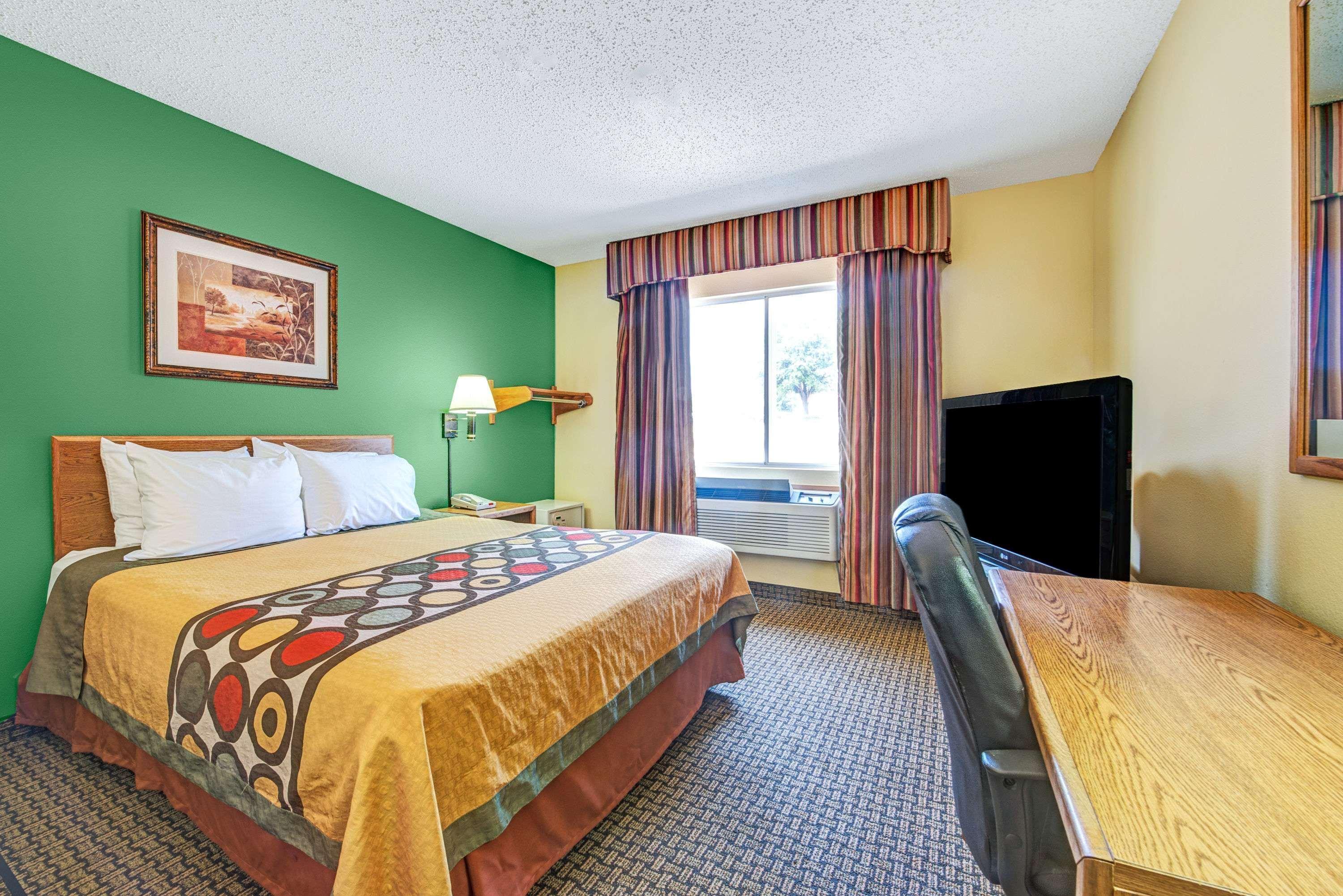 Super 8 By Wyndham Mckinney/Plano Area Buitenkant foto