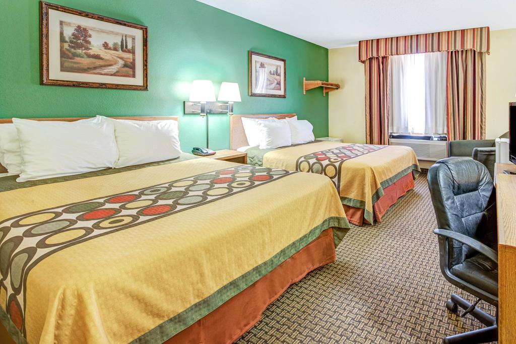 Super 8 By Wyndham Mckinney/Plano Area Buitenkant foto